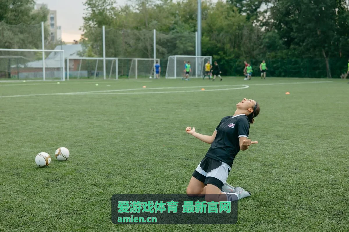 爱游戏体育 夏季赛焦点战报